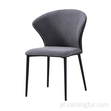 Cadeira de jantar minimalista com almofada de couro